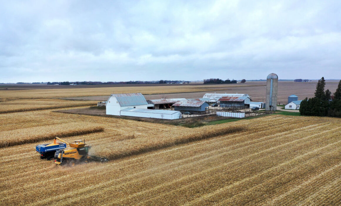 Iowa Farmers Finish Fall Corn Harvesting